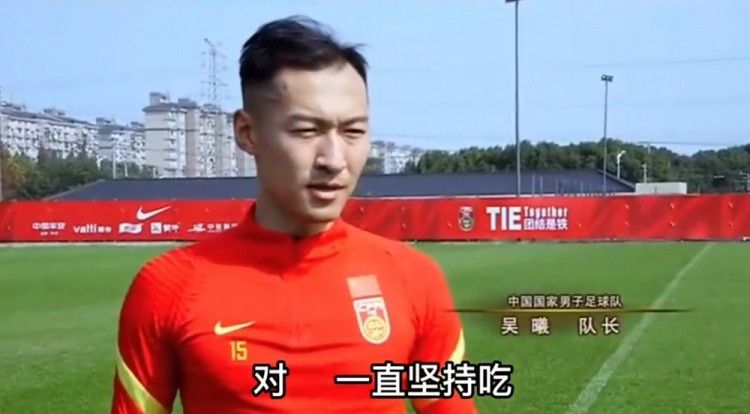 第78分钟，AC米兰角球机会，被解围后外围弗洛伦奇远射，稍稍高出横梁。